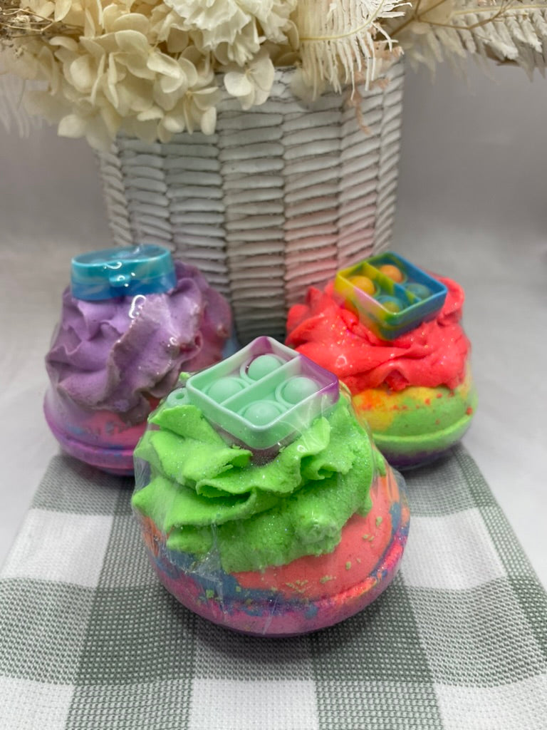 Bath Bomb | Rainbow Sherbet Toy W bubble frosting