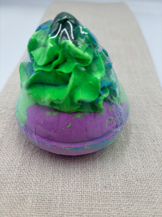 Bath Bomb W bubble frosting Grape Bubblegum